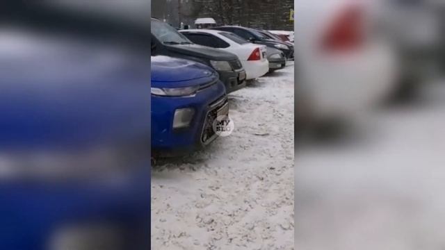 В Туле на ул. Ф. Энгельса водитель припарковался ...прямо на рельсах смотреть онлайн