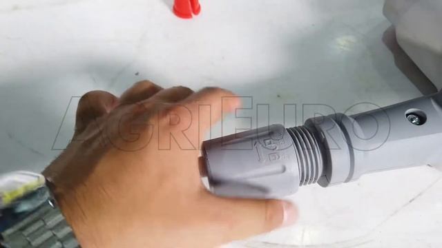 Montaje Cortasetos eléctrico IKRA ITHS 500 con barra telescópica смотреть онлайн