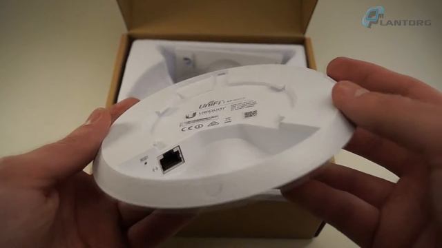 Ubiquiti Unifi AC Lite AP (UAP-AC-LITE) распаковка (unboxing)