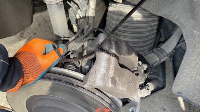 Mercedes Benz GLE V167 change rear brakepads. смотреть онлайн