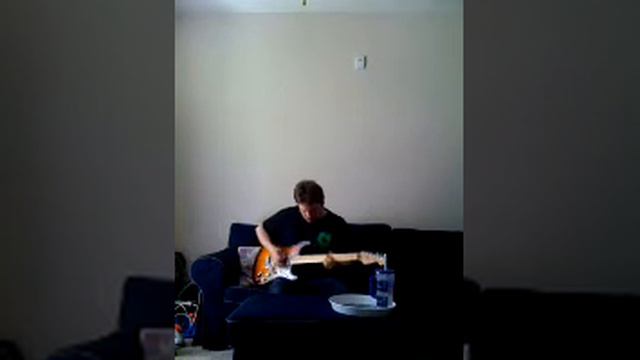 Strat through a cranked Epiphone Valve Jr combo смотреть онлайн
