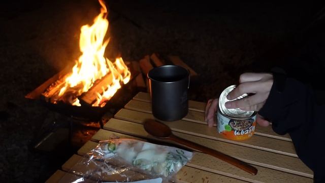 [124캠핑] 낮술부터 밤술까지｜미니멀 캠핑의 계절이 왔다｜원소주｜A형텐트｜LEKI 등산스틱｜골뱅이 소면｜번데기탕｜캠핑그릴추천 смотреть онлайн