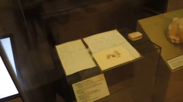 //VLOG: Moscow 4 часть. ГИМ. Уезжаю домой// смотреть онлайн