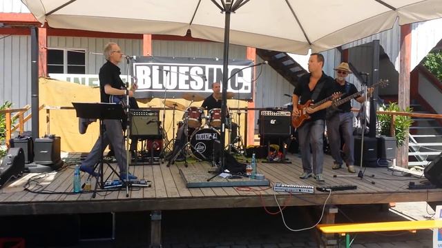 Деревенский рок-н-ролл смотреть онлайн