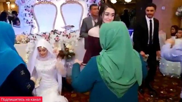 Танец жениха и невесты с гостями на турецкой свадьбе. смотреть онлайн