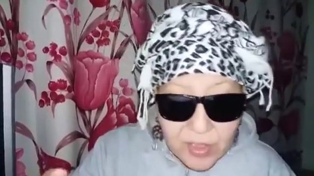 Пародия на "слёзы текли на право слёзы текли на лево:вниз вверх" смотреть онлайн