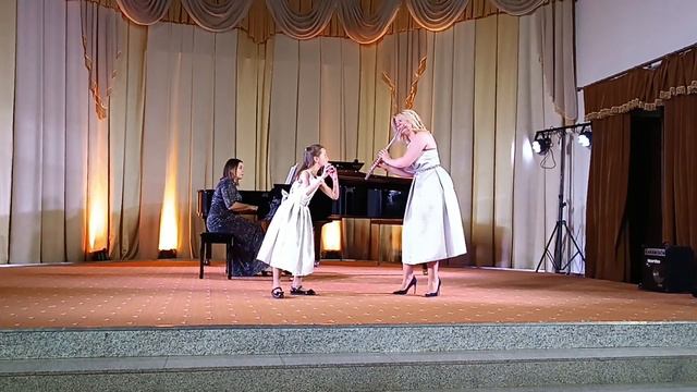 И.Шильцева "Обезьянки на каникулах". Дуэт Инга Кортес и Елизавета Никулина. смотреть онлайн