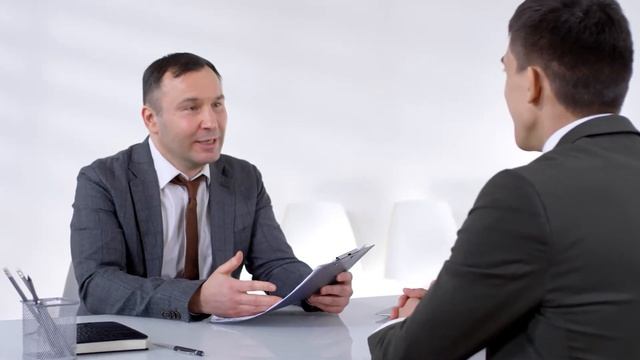 Как ИП нанять работника в 2022 году: трудовой договор или ГПХ, налоги, взносы, штрафы. смотреть онлайн