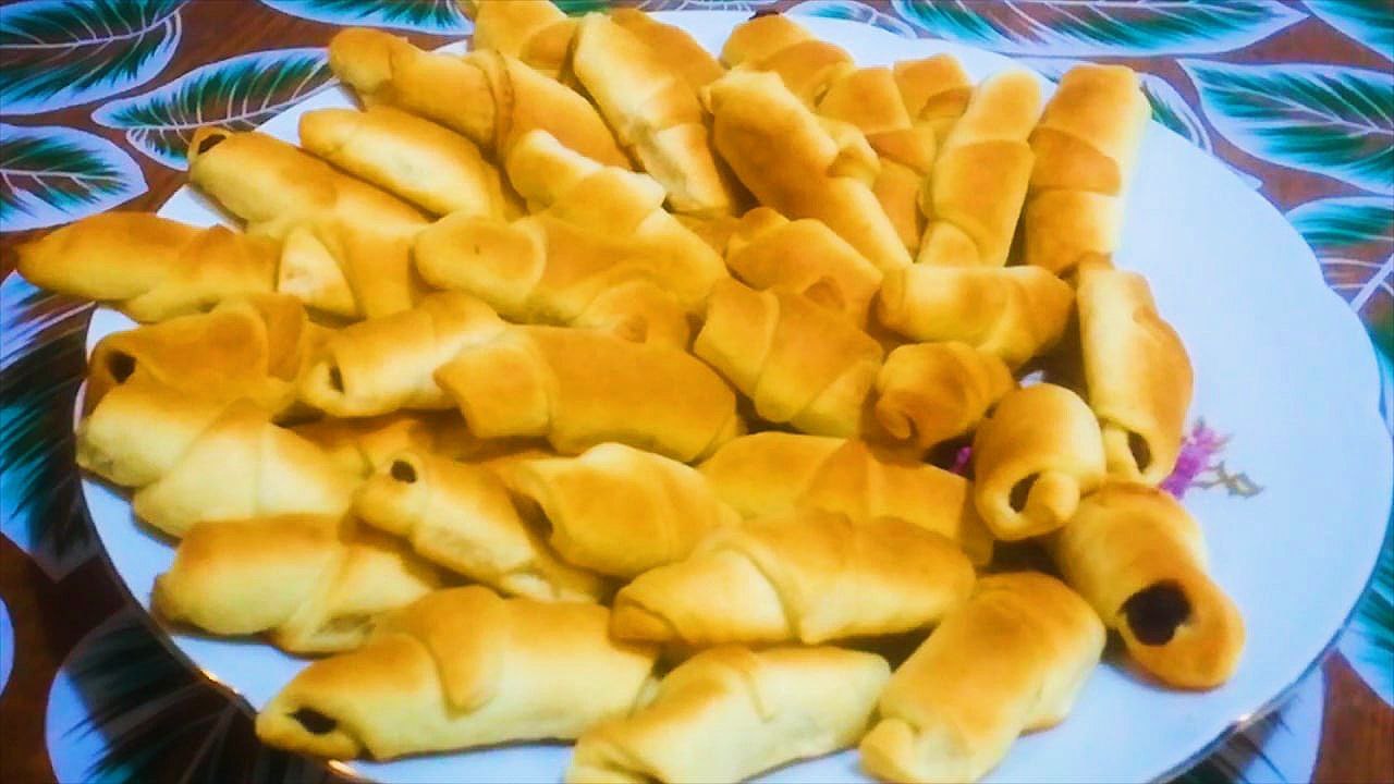 Рогалики с изюмом без дрожжей. Выпечка. смотреть онлайн