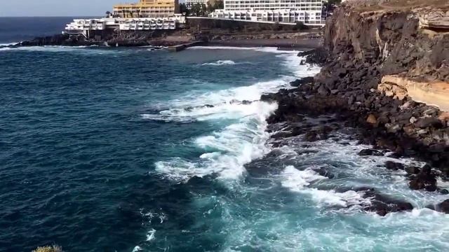 Прибой остров Тенерифе Адехе (Tenerife, Adeje) смотреть онлайн