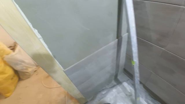 Укладка плитки на стену с Дверным Проемом. Часть-4. Ванна. смотреть онлайн