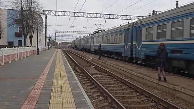 ЭР9м Минск-Борисов прибывает на ст. Жодино смотреть онлайн