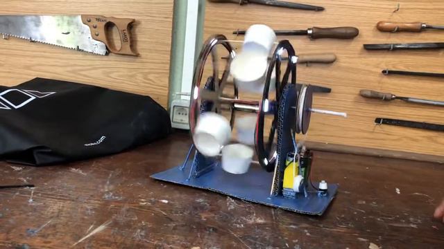 Noria con luces tecno ( Ramón Muntaner) смотреть онлайн