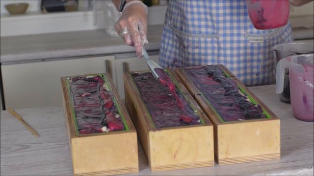 Making 15 lbs of Four & Twenty Blackbirds Handmade soap смотреть онлайн