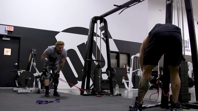 Bodybuilding Style Resistance Bands Workout with Steven Cao смотреть онлайн