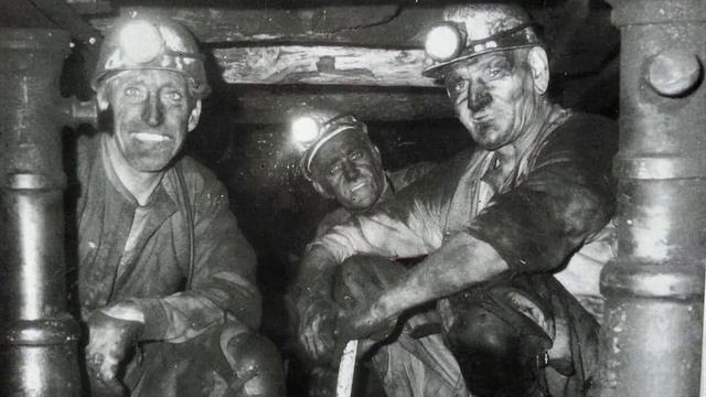 Dark As A Derbyshire Coal Mine. смотреть онлайн