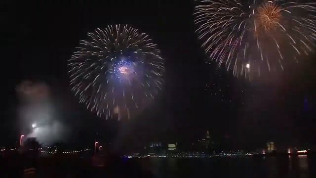 День Независимости в Нью Йорке, фейерверк 4 июля 2015 г