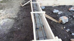 Как лучше заливать ленту фундамента сразу или поэтапно?