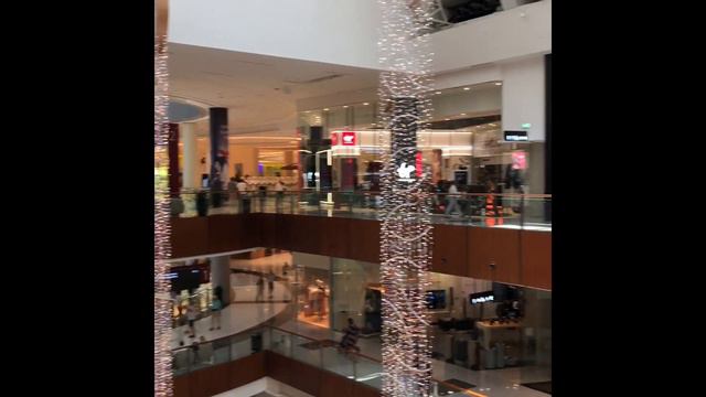 ДУБАЙ МОЛ/DUBAI MALL. ФОНТАНЫ. ОТДЫХ В ДУБАЕ 2019 смотреть онлайн
