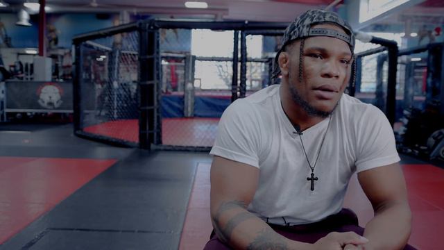 A Day in the Life of a Pro MMA Fighter - Solomon "The Black Dragon" Renfro смотреть онлайн