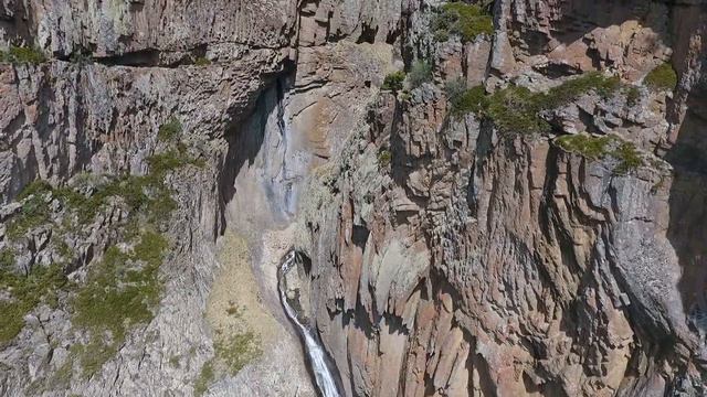 ПОЛЁТЫ (Flying). Водопад Абай-суу, Чегемское ущелье. 18.05.2019г. смотреть онлайн