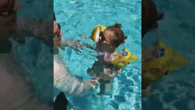 Гарик Харламов учит дочь плавать смотреть онлайн