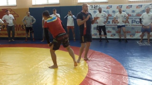 Семинар Федора Емельяненко. Проход в ноги и защита от него (takedown defence by Fedor) смотреть онлайн