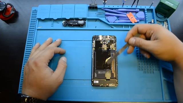 Xiaomi Pocophone F1- разборка, инструкция по разбору смартфона. How to disassemble smartphone смотреть онлайн