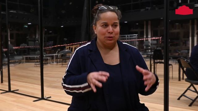 Making-of »Die kahle Sängerin« mit Bühnenbildnerin Annett Hunger // Semperoper Dresden смотреть онлайн