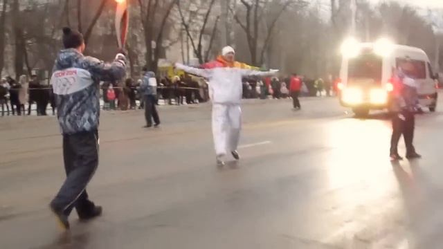 Эстафета Олимпийского Огня. Ответ лезгинке смотреть онлайн