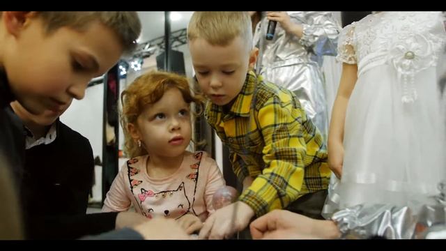 Классный день рождения мальчика, который любит строительную технику смотреть онлайн