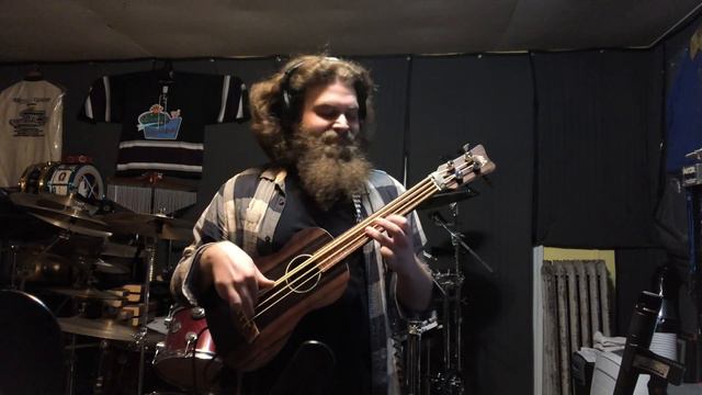 Ubass Demo: Does It Funk??? смотреть онлайн