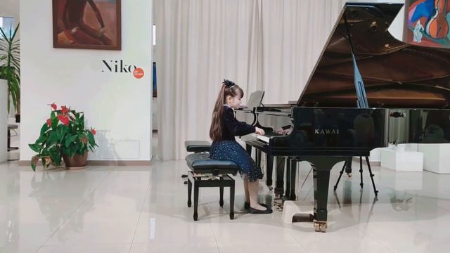 Аннабелла Письмарова, 7лет. И.С.Бах - Двухголосная инвенция Си-бемоль мажор смотреть онлайн