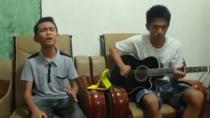 Мальчик нереально круто спел под гитару