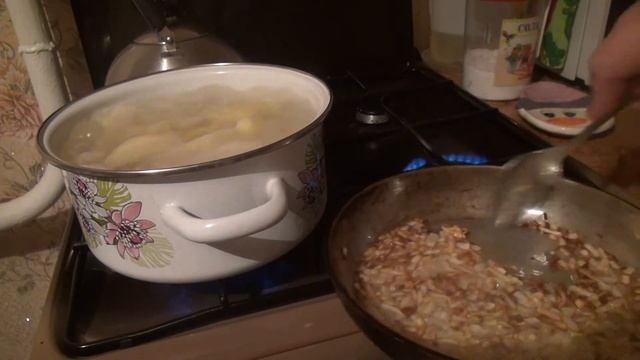 Самая вкусная картошка\\ Рецепт картофельного пюре с луком смотреть онлайн