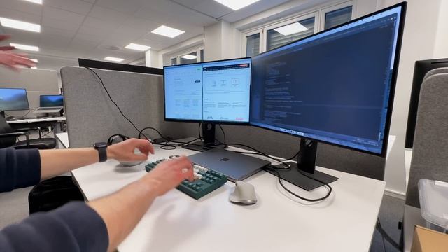 No Commentary Vlog + Prototype Keyboard ? - Day in The Life of a Software Engineer (ep. 19) смотреть онлайн