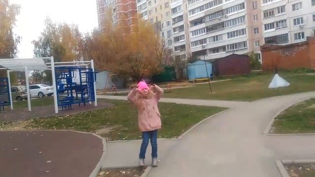 Осень, гуляем. обзор детской площадки. город Тула смотреть онлайн
