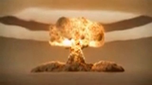 Ядерный взрыв в пустыне! смотреть онлайн