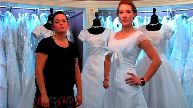 Wedding Dresses : How to Walk in a Wedding Dress смотреть онлайн