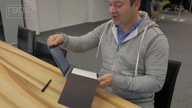 Lenovo YOGA Book Hands-On смотреть онлайн
