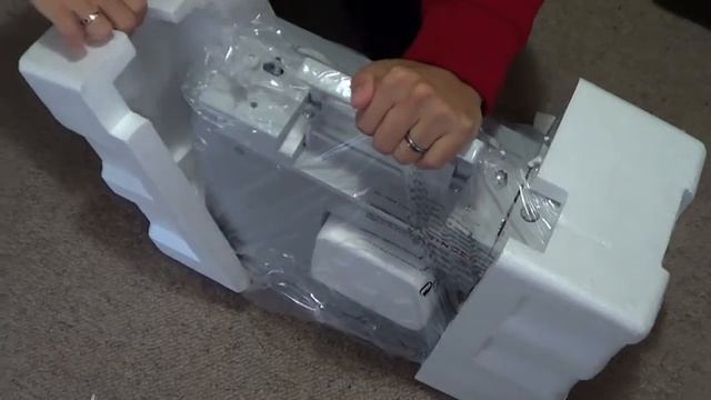 Singer Heavy Duty Sewing Machine (4411) Unboxing смотреть онлайн