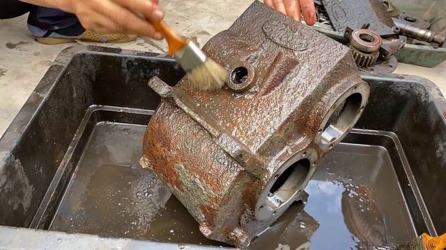 Restoration old concrete mixer | Restore rusty old concrete mixer gearbox |Repair construction tool смотреть онлайн