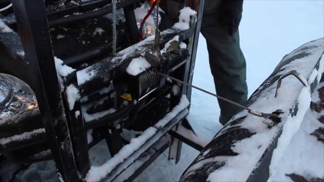 Фронтальный погрузчик из квадроцикла.