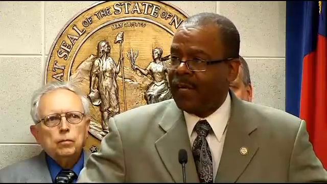 Proposed NC bill would extend school bus stop arms смотреть онлайн
