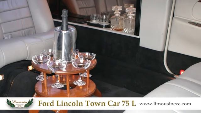 Limusina Negra Ford Lincoln Town Car 75 de Alquiler con Conductor - Limousine CC смотреть онлайн