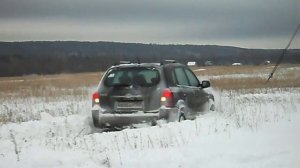 Hyundai Tucson в снегу (1)