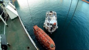 Покидание судна на спасательной шлюпке! Спуск шлюпки на воду (Учебная тревога)