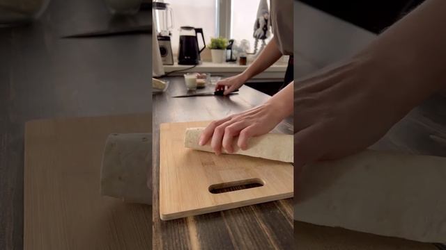 Как свернуть ЛАВАШ #shorts смотреть онлайн