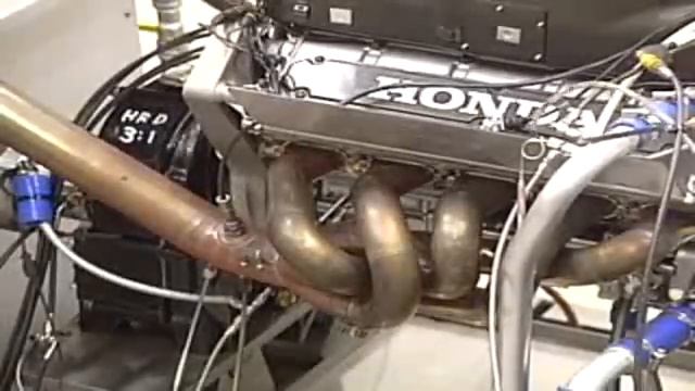 Honda F1 Engine 1000HP смотреть онлайн