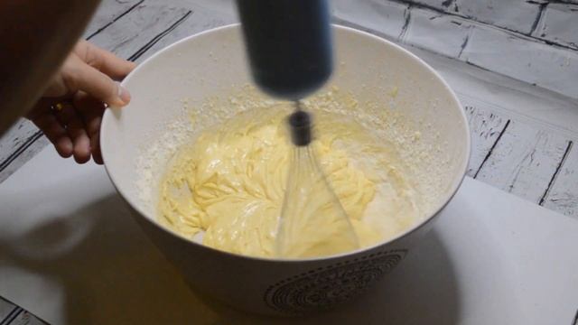 Воздушный и легкий - ”Умный Пирог” / Un chec Pufos și gustos ” Chec Inteligent” - simplu și rapid смотреть онлайн